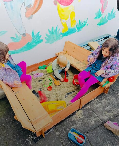 Cresa/ gradinita Amintiri din copilarie sector 3 Parc IOR